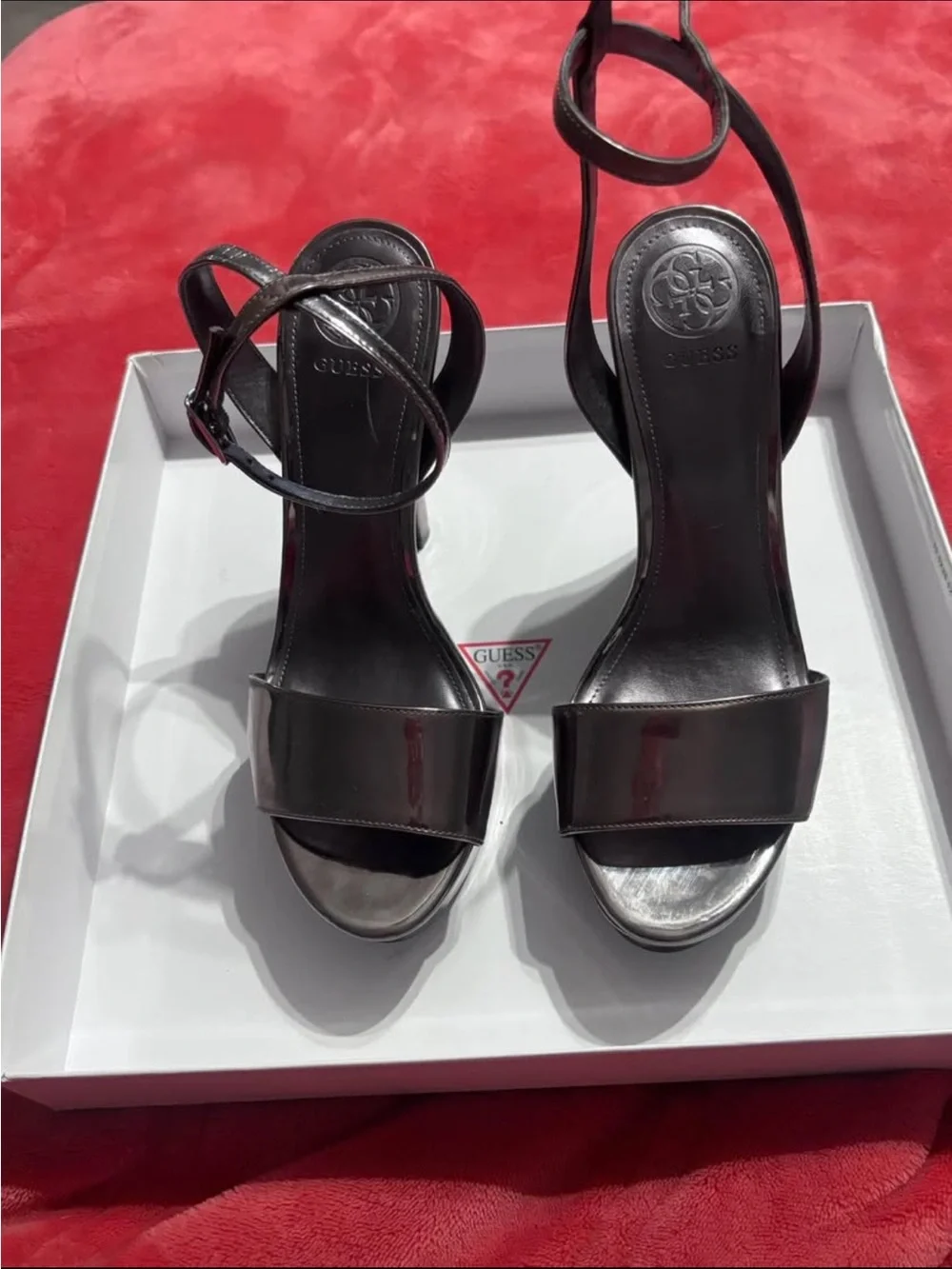 Guess pre loved